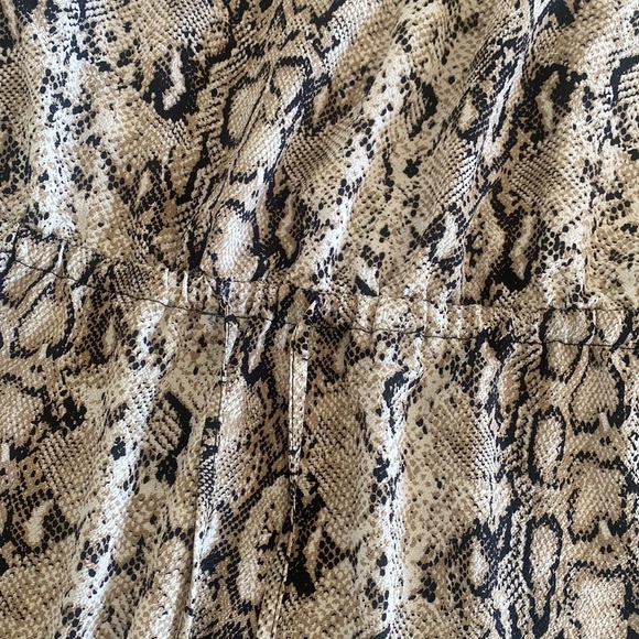 Coverup/dress - Picture 2 of 2